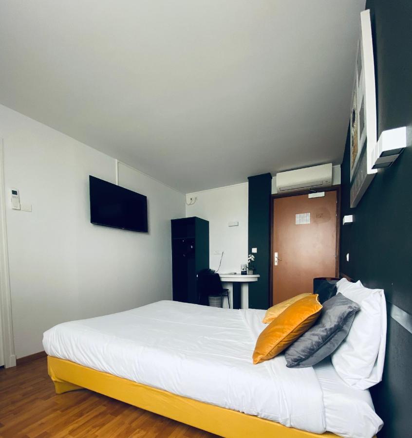 Hotel Air-Lane Saint-Léger-sous-Brienne Esterno foto